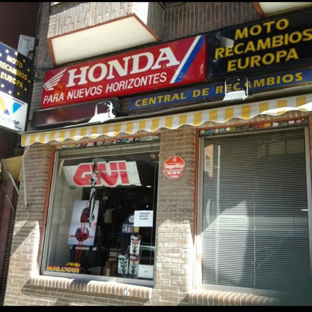 Moto Recambios Europa  SL exterior de la Tienda